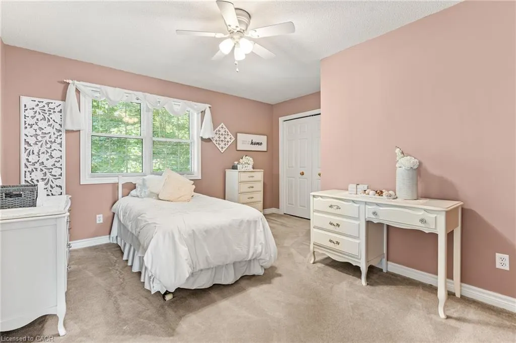 553 Paradise Crescent