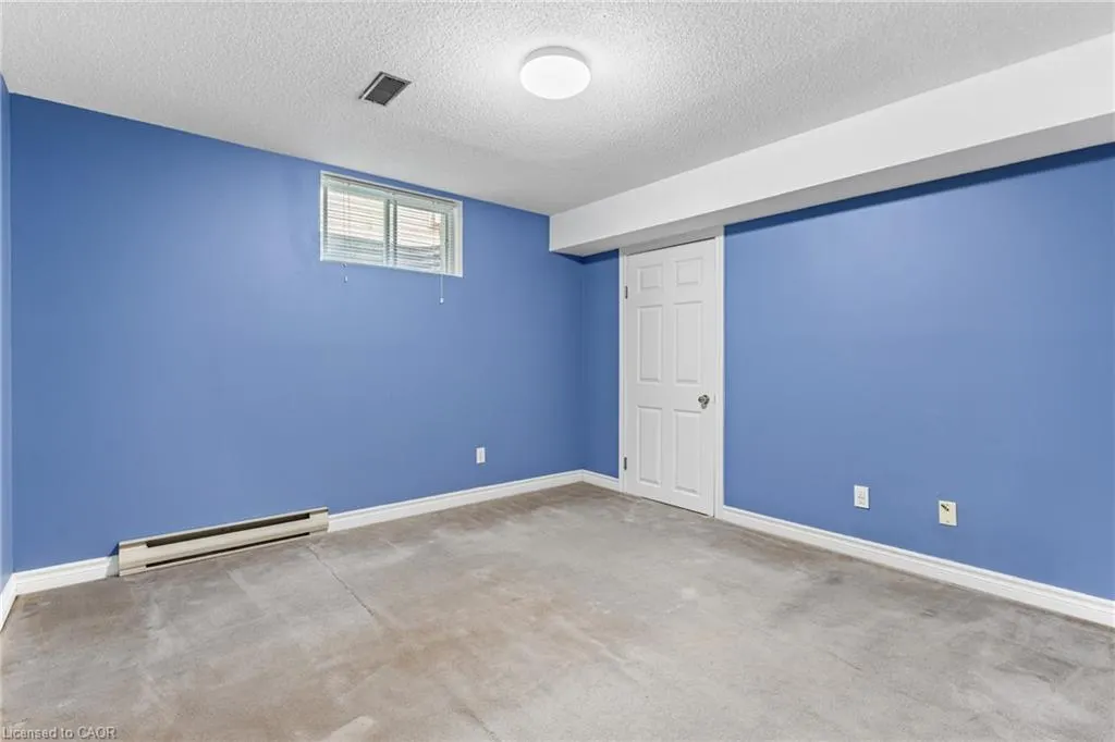 553 Paradise Crescent