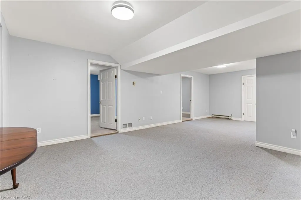 553 Paradise Crescent