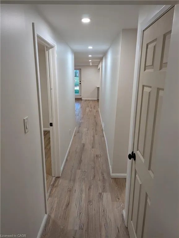 26 Springbank Crescent, #LOWER