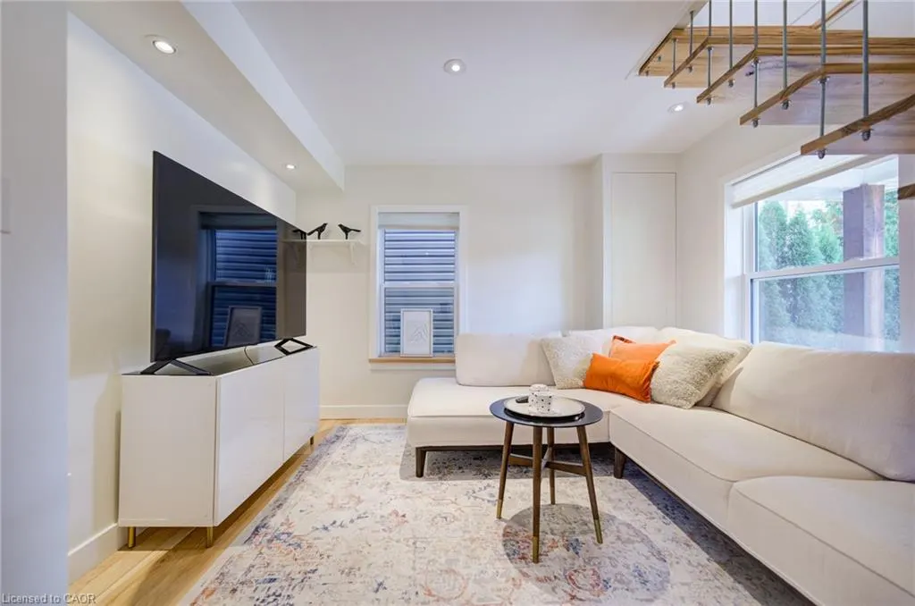 9 Grandview Drive