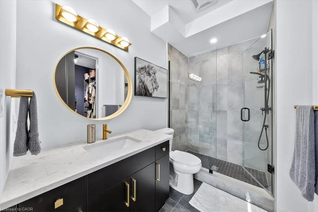 744 Nelson Street W, #9