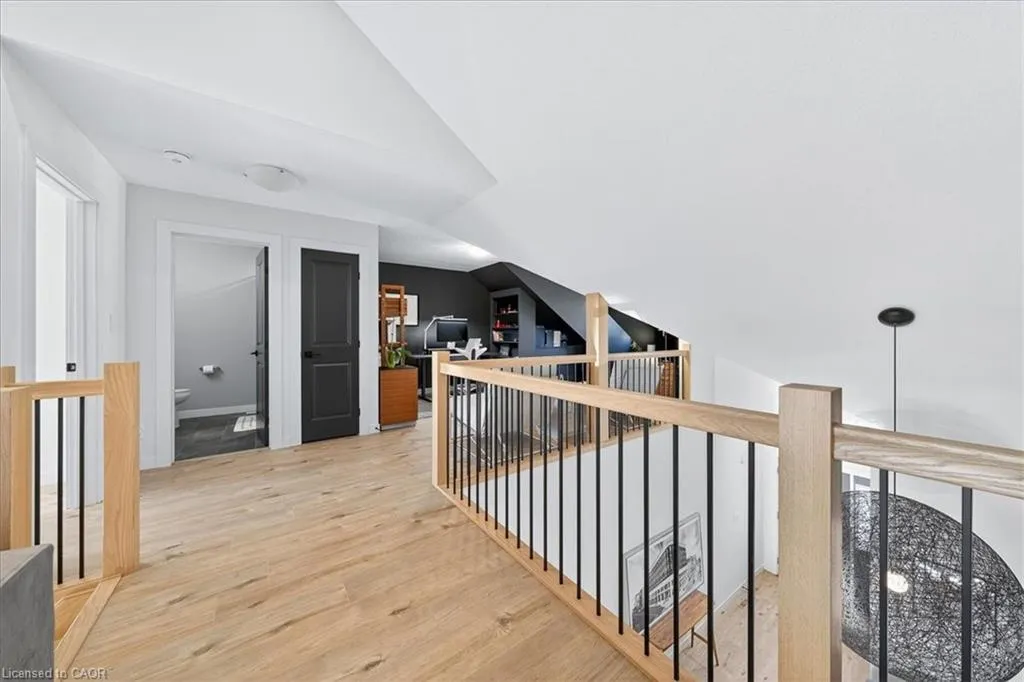 744 Nelson Street W, #9