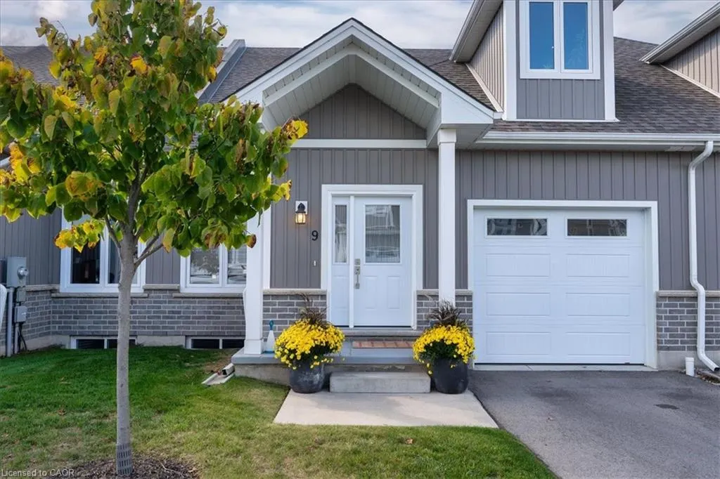 744 Nelson Street W, #9
