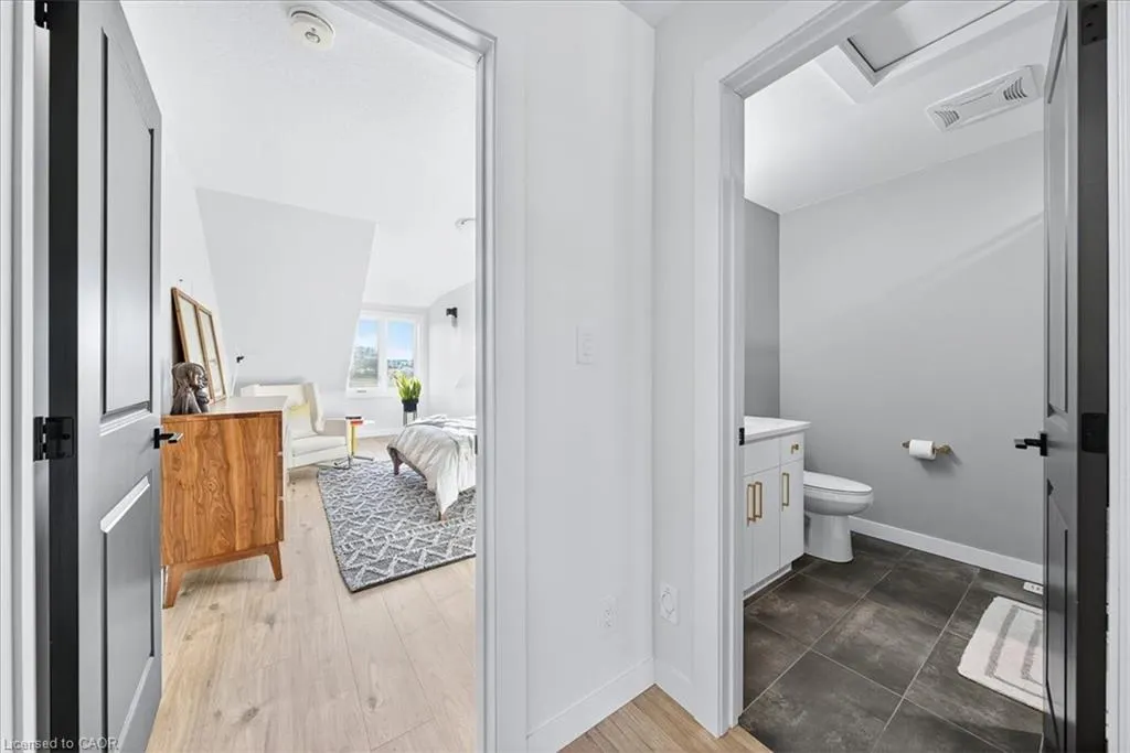 744 Nelson Street W, #9