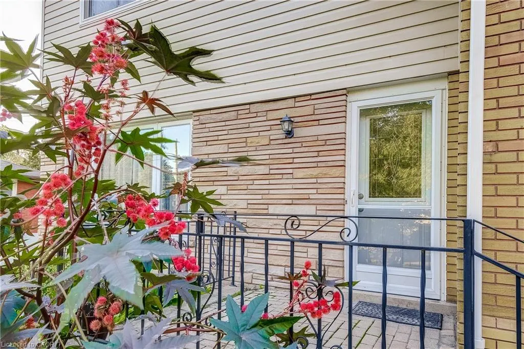 68 Aldercrest Avenue