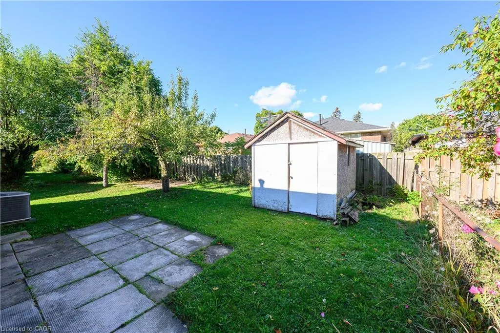 112 Purdy Crescent