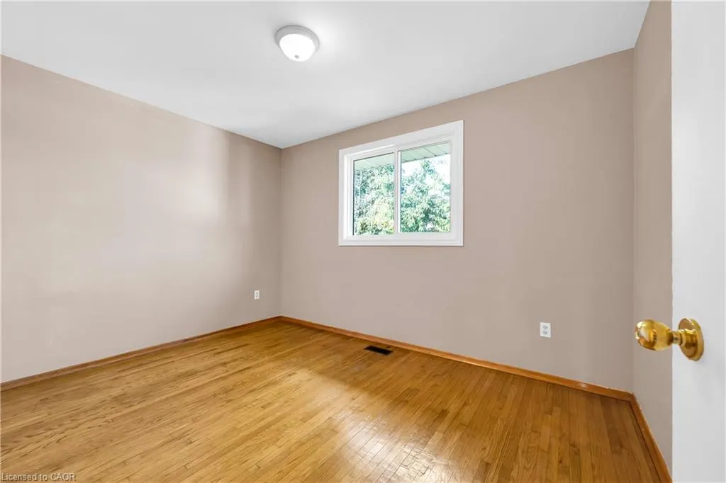 112 Purdy Crescent