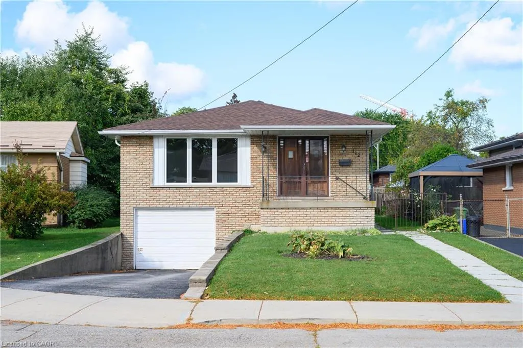 112 Purdy Crescent