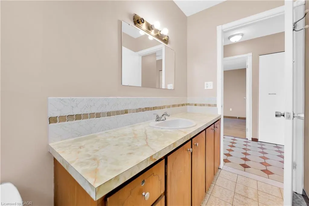 112 Purdy Crescent