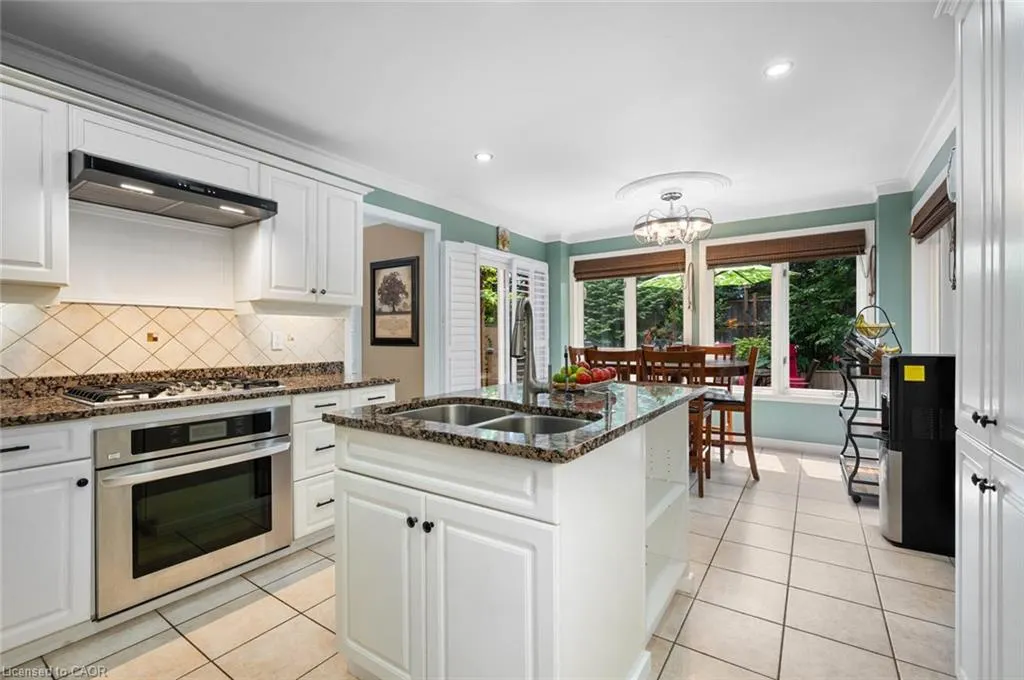 7 Chandos Drive