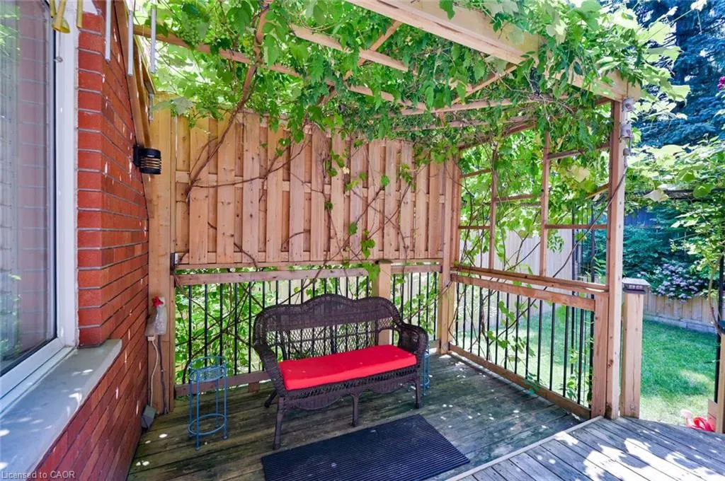 7 Chandos Drive