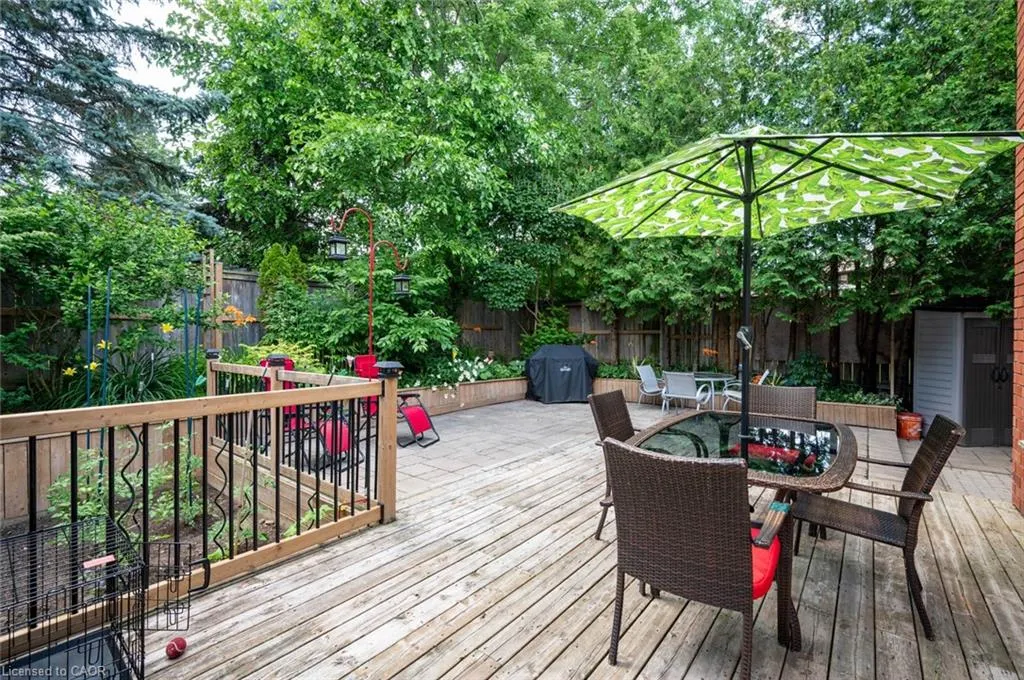 7 Chandos Drive