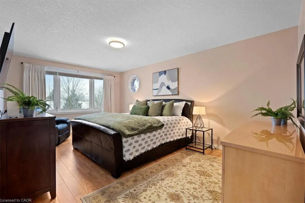 7 Chandos Drive