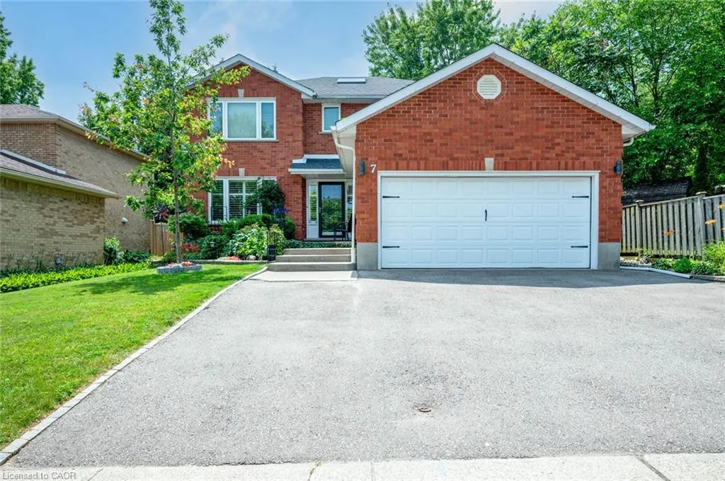 7 Chandos Drive