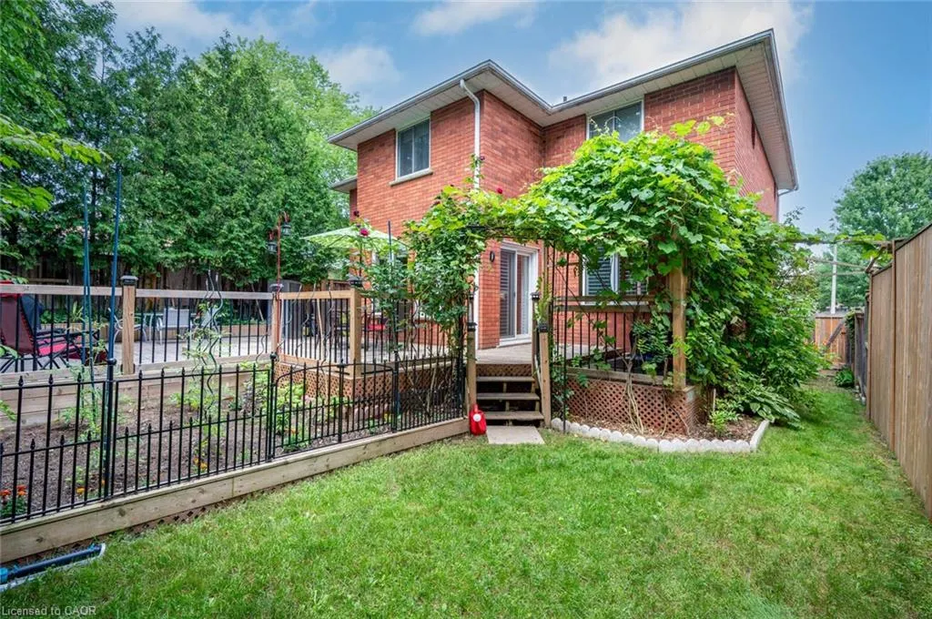 7 Chandos Drive