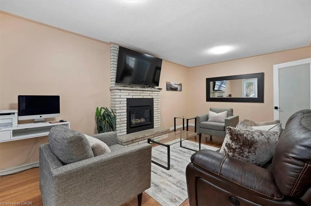 7 Chandos Drive