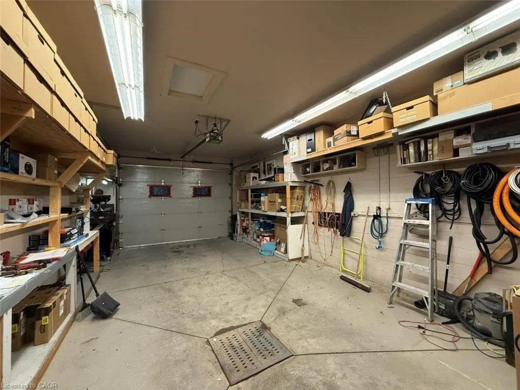 153 Queensway E