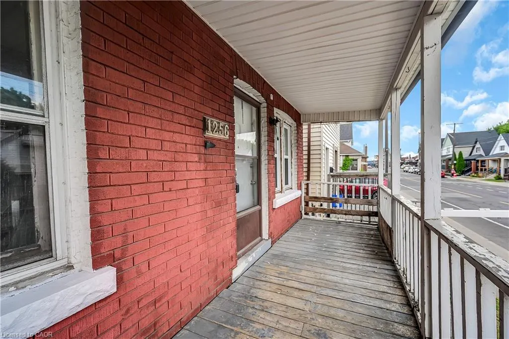 1256 Cannon Street E
