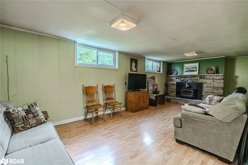 250 Sunnybrae Avenue