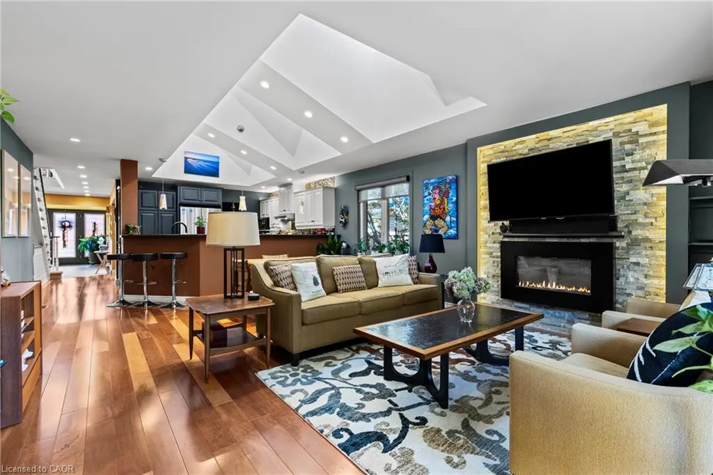 4 Karsam Court