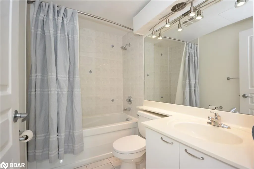 220 Burnhamthorpe Road W, #1805