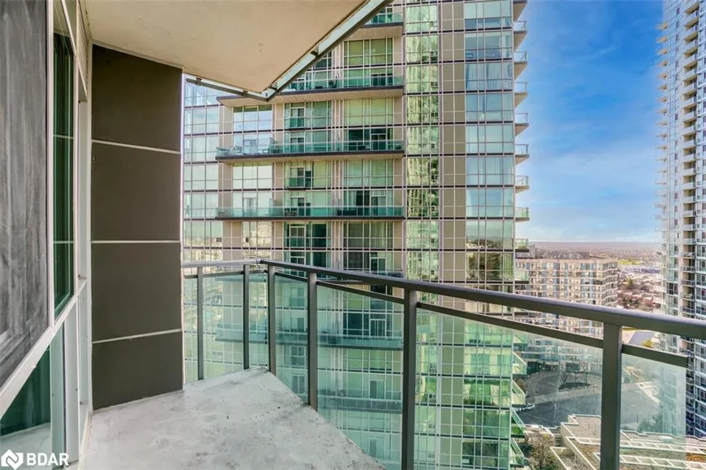 220 Burnhamthorpe Road W, #1805