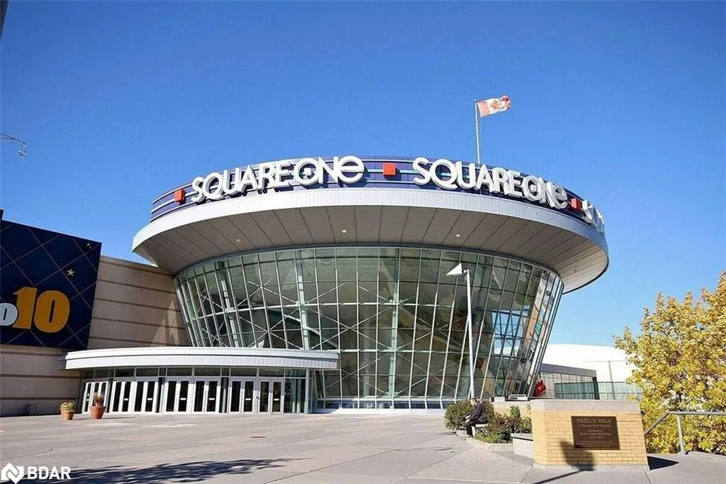 220 Burnhamthorpe Road W, #1805