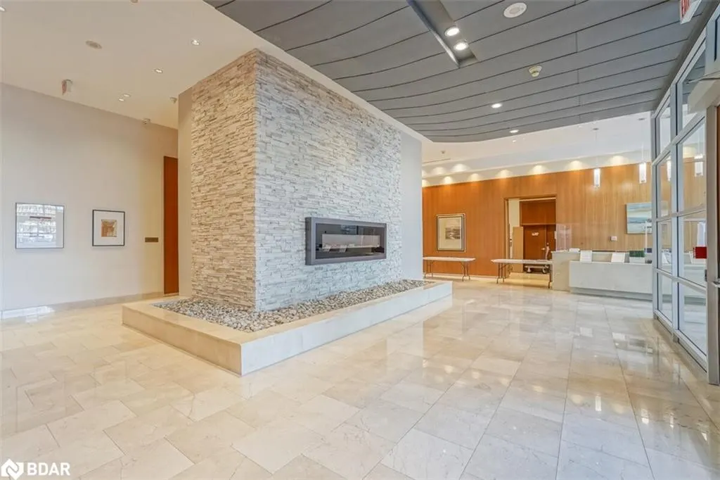 220 Burnhamthorpe Road W, #1805