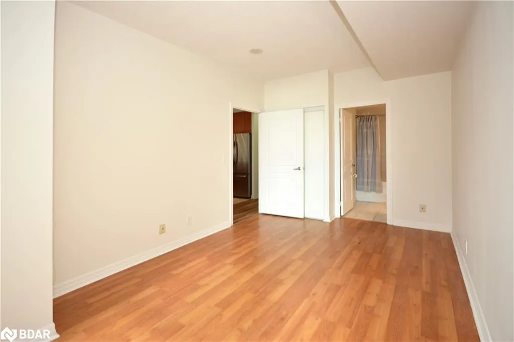 220 Burnhamthorpe Road W, #1805
