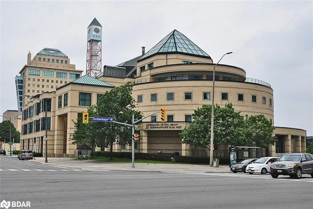 220 Burnhamthorpe Road W, #1805