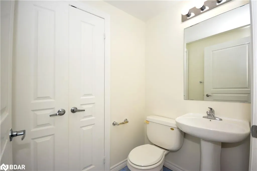 220 Burnhamthorpe Road W, #1805