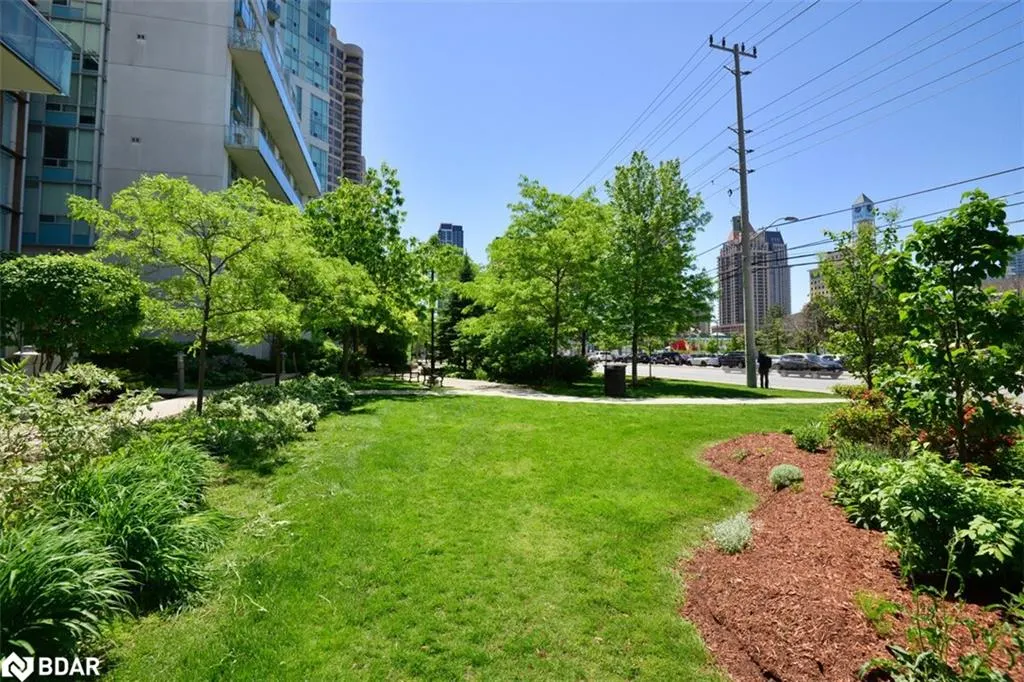 220 Burnhamthorpe Road W, #1805