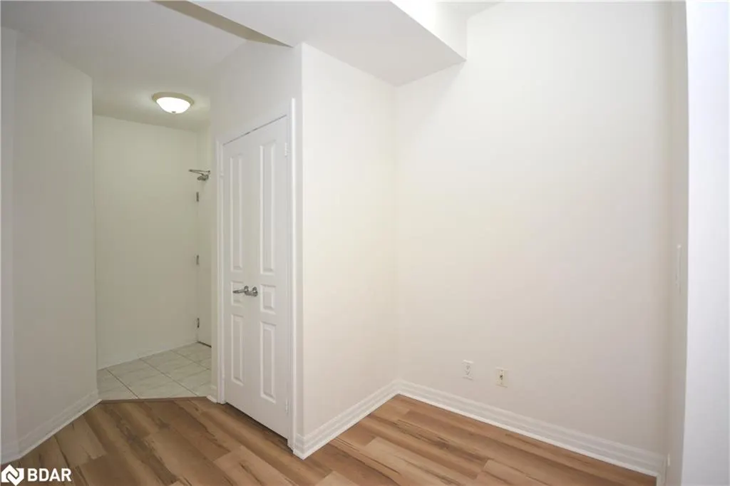 220 Burnhamthorpe Road W, #1805