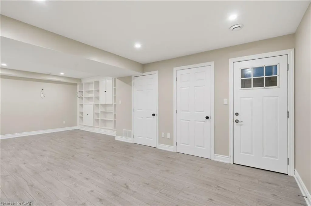 29 Lakeview Lane
