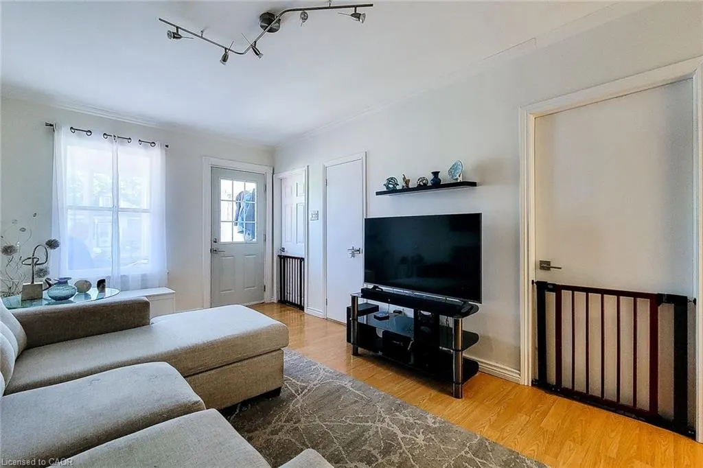 86 East 18th Street