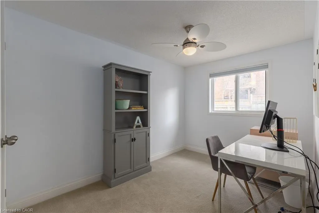 65 Fairwood Place W