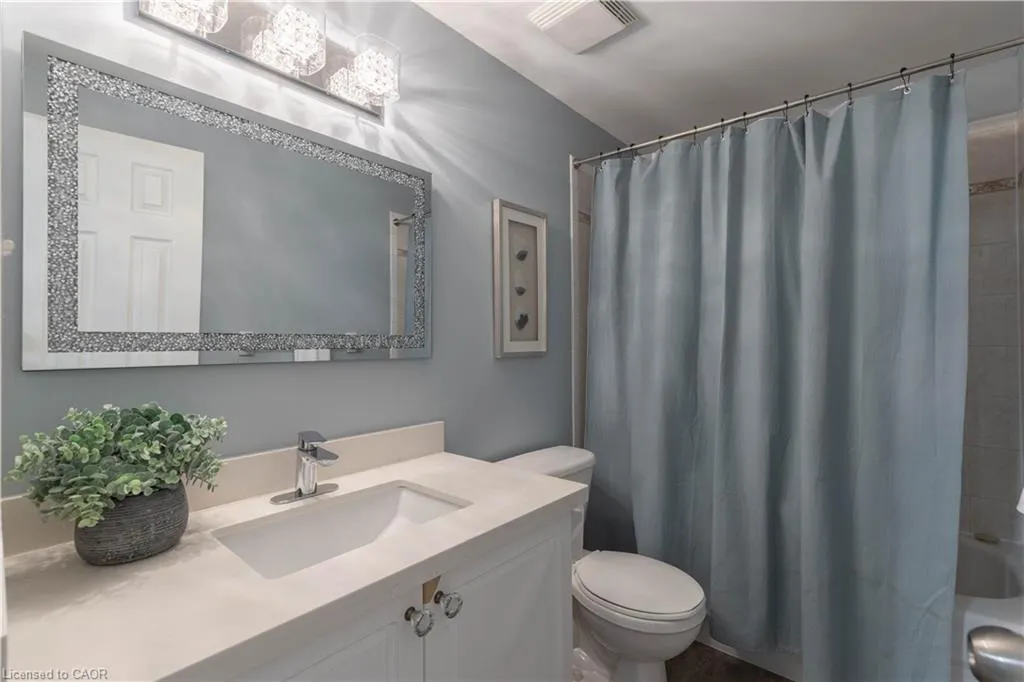 65 Fairwood Place W