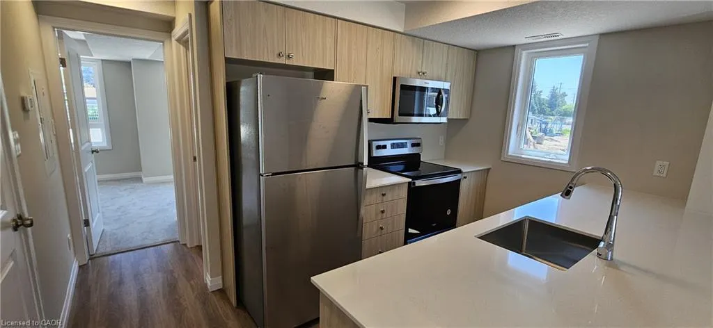 410 Northfield Drive W, #E18