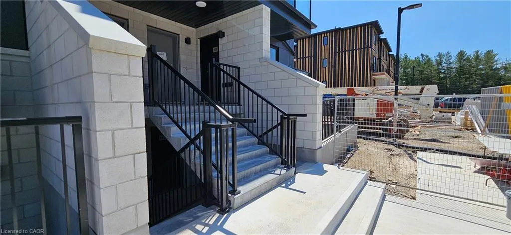 410 Northfield Drive W, #E18