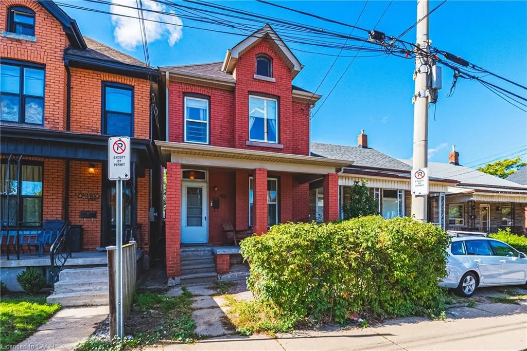 215 Mary Street