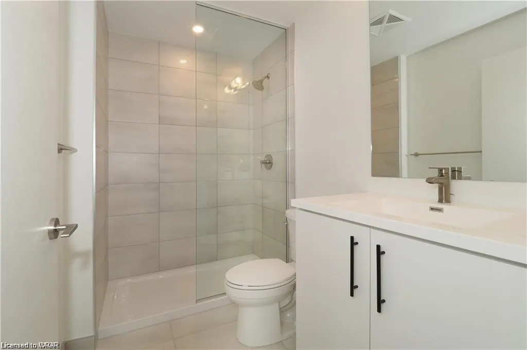 15 Wellington Street S, #1110