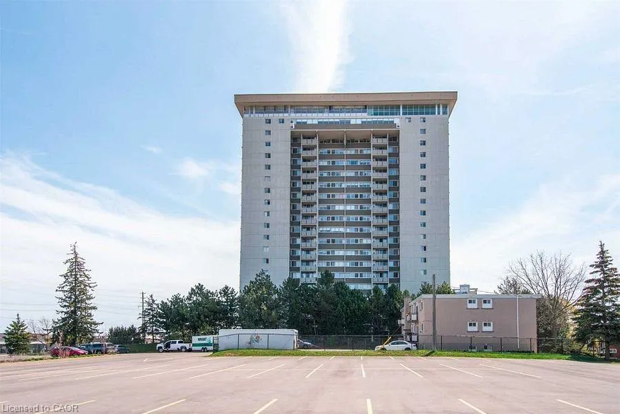 375 King Street N, #903