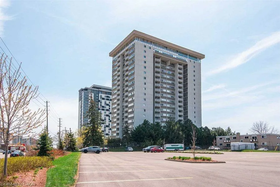 375 King Street N, #903