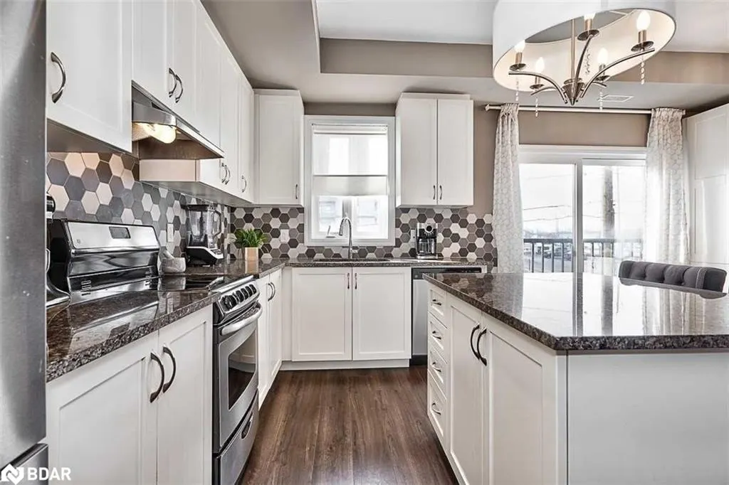 70 Plains Road W, #23