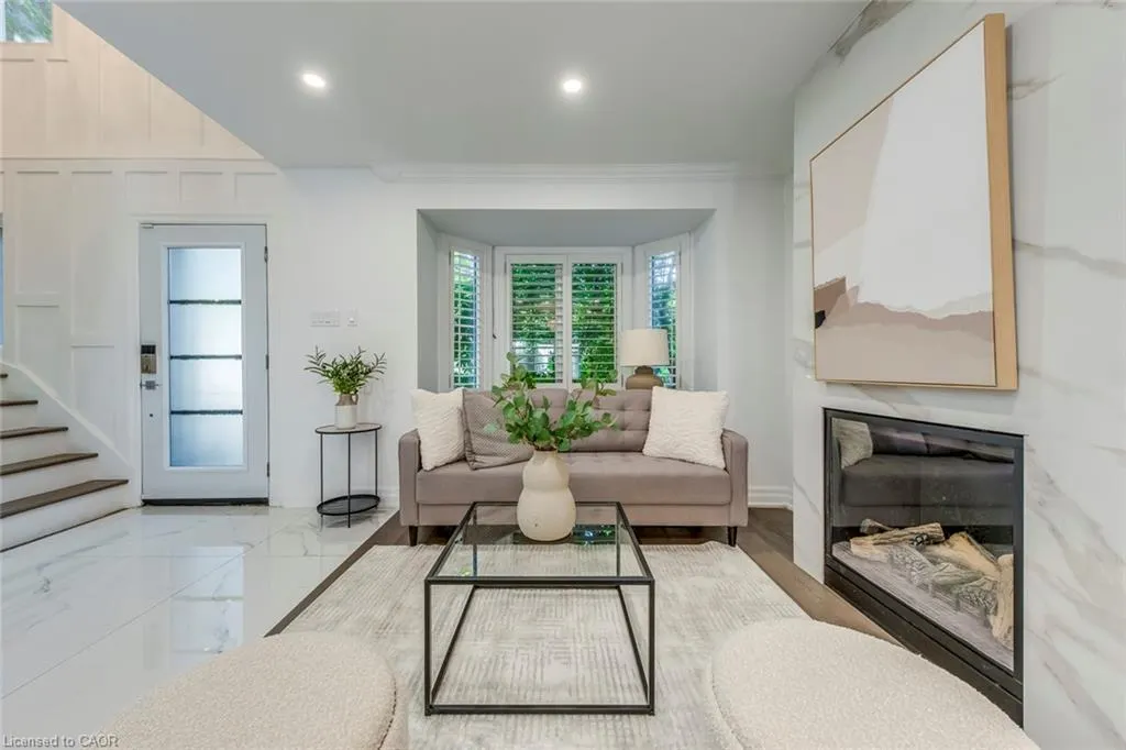 43 South Kingsway Way