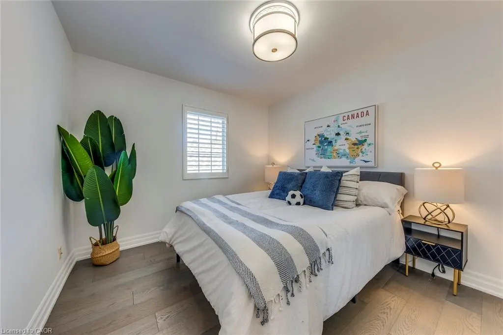 43 South Kingsway Way
