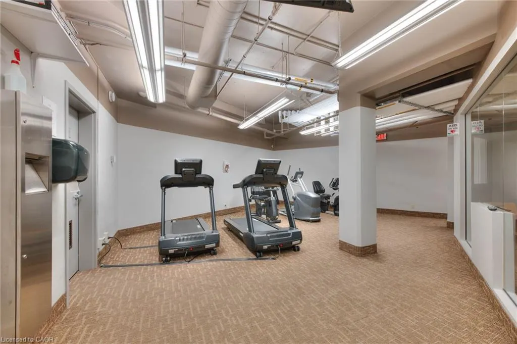 250 Glenridge Drive, #606