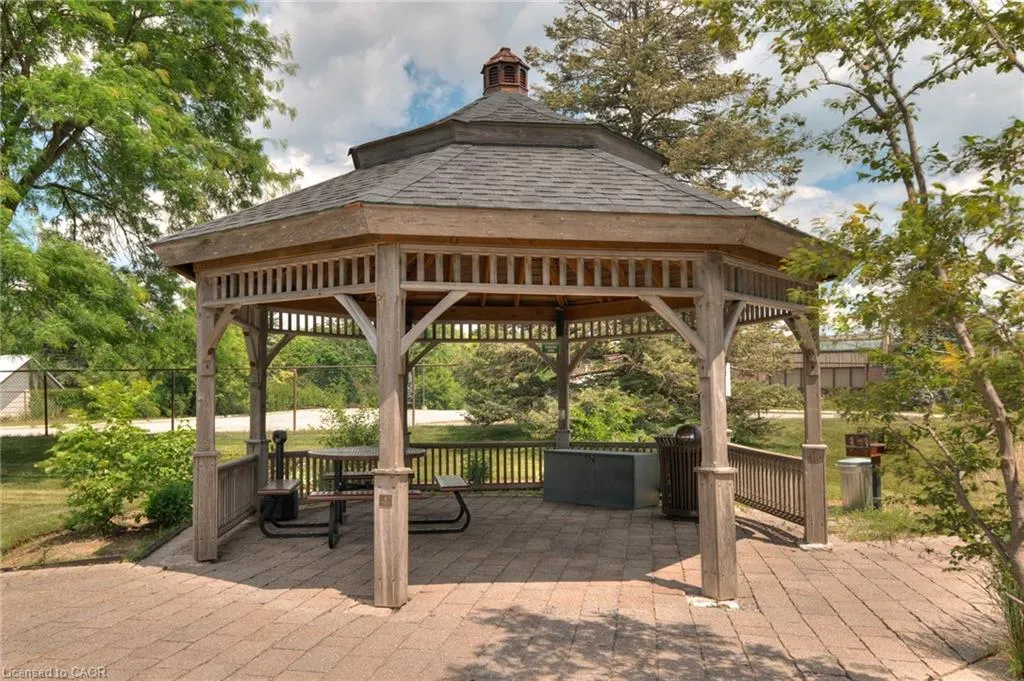 250 Glenridge Drive, #606