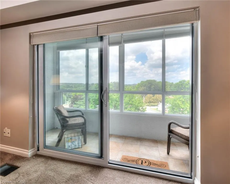 250 Glenridge Drive, #606